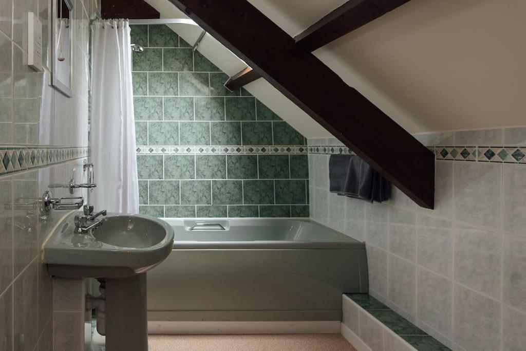 Dairy Cottage At Scolton Cottages - Indoor Pool Haverfordwest Exterior photo